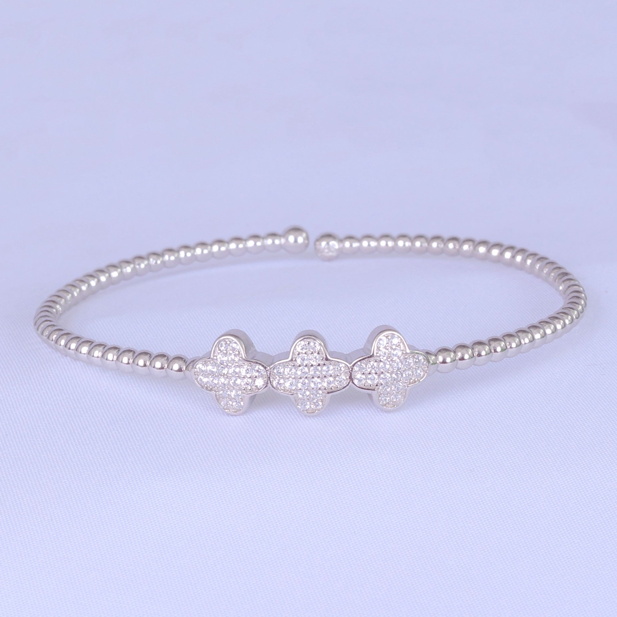 Round Real Diamond Ladies Silver Bracelet for Party Wear Packaging Type  Box