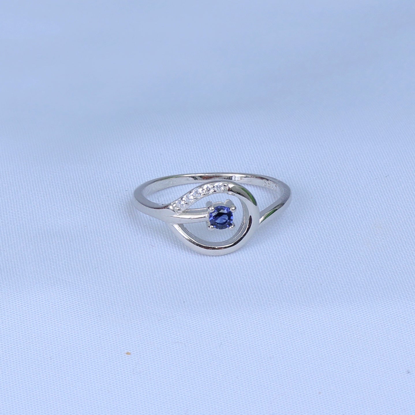 Fine Sapphire Silver Ring